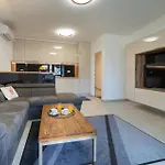 Lejlighed 2 Bedroom Cozy In