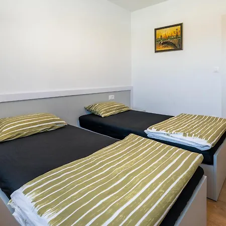 2 Bedroom Stunning In Apartment